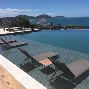 https://apartamento-moderno-piscina-borda-infinita-vista.santa-catarina-brasil.com